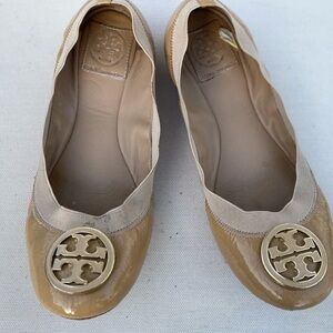Tory Burch Caroline Nude Patent Leather Flats  Sz 7